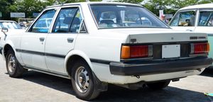 토요타 카리나 1500 SG (AA60)의 후면