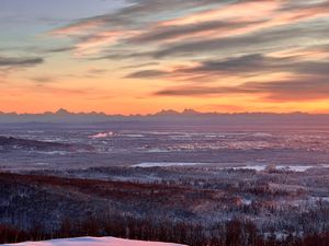 페어뱅크스와 헤이즈 산맥의 전경