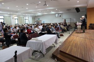 2014년 대한민국에서 열린 컨퍼런스에서 연설하는 월터스토프