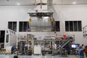 우주정거장 처리 시설(SSPF)에 있는 PMM 레오나르도.