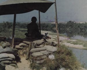 1972년 5월 2일, 미 짜잉 강 방어선에 있는 남베트남군 전초 기지