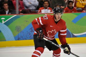 시드니 크로스비 (Sidney Crosby)는 팀 캐나다 소속으로 밴쿠버에서 경기 중