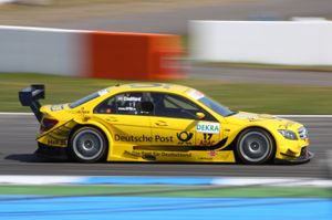 2010년 호켄하임에서 DTM 경주 중인 콜사드