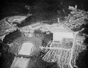 1942년 로즈 볼 당시 만원 관중의 듀크 스타디움