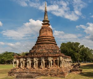 수코타이 시대 왓 소라삭의 탑