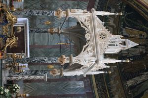 아르놀포 디 캄비오가 제작한 성찬 예배당.