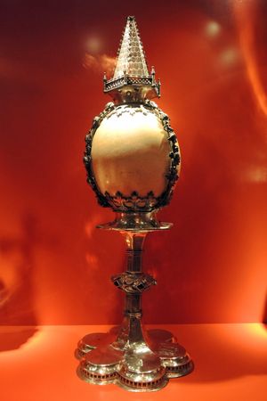 1439년 엘리자베스 폰 매취가 뤼티 수도원에 기증한 것으로 추정되는 유물함, 슈타트뮤제움 라퍼스빌-요나