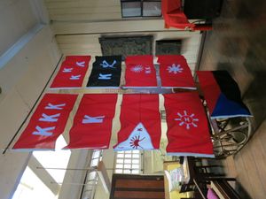 종종 "필리핀 국기의 변천" 시리즈의 일부로 잘못 인용되는 카티푸난 깃발 아홉 개