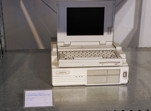 컴팩 LTE Lite 노트북과 독점 도킹 스테이션