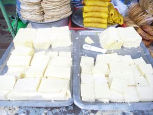 달콤한 노점상에서 굳어진 초유, 타밀나두, 살렘.