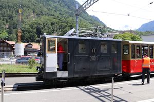 2014년 이후 짙은 회색으로 페인팅