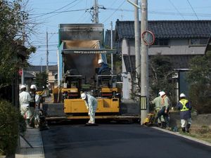 아스팔트 포장 작업 모습