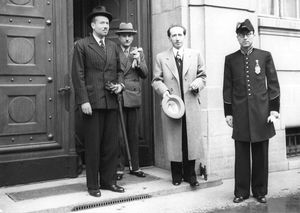 프란츠 요제프(가장 왼쪽)가 1943년 베른에서 마르셀 필레-골라즈, 엔리코 셀리오와 함께.