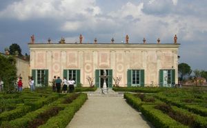 보볼리 정원에 있는 "카지노 델 카발리에레"는 현재 도자기 박물관으로 사용되고 있다.