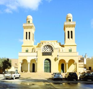 시립 박물관은 옛 교회에 자리 잡고 있다.