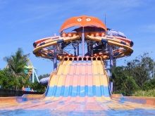 호주의 골드 코스트에 있는 화이트워터 월드의 멀티 레인 레이서