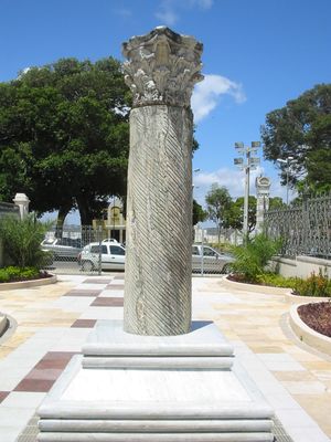 무솔리니가 주에 기증한 콜루나 카피톨리나.