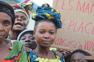 왈리칼레의 여성과 어린 소녀들