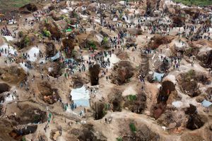 2014년 루바야 근처 루워보 콜탄 광산