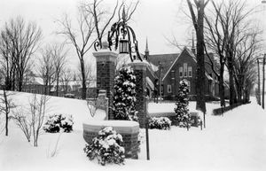 대학의 가넷 게이트웨이, 1906