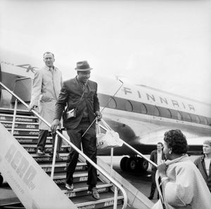 1963년 핀란드 방문 중인 리스톤