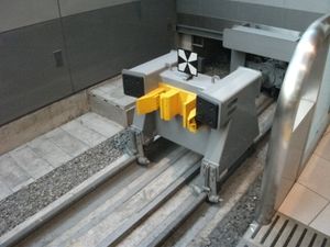 일본 차량 제조와 가야바 공업이 제조한 철도용 차막이 (게이오 이노카시라선 시부야역)