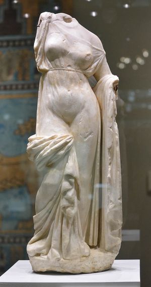 아르탁사타의 여신 아스트히크 조각상, 기원전 2~1세기