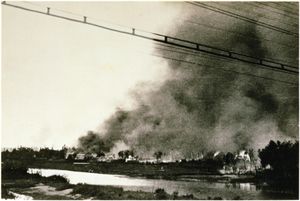 1942년 독일의 폴란드 점령 기간 중 유대인 봉기 당시 불타는 슬로님 게토