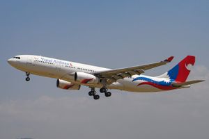 대통령은 국제선 여행에 네팔 항공의 A330-200을 이용한다.