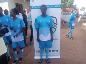 아웨일 여성 축구 코치, Awein Atak Makak