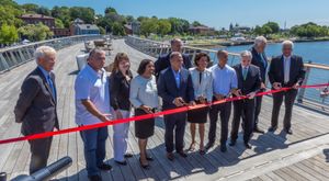 로드아일랜드 주 프로비던스에 있는 새로운 보행자 다리 개통식