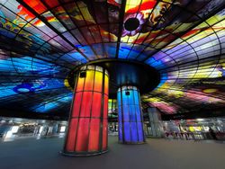 메이리다오역의 돔 오브 라이트