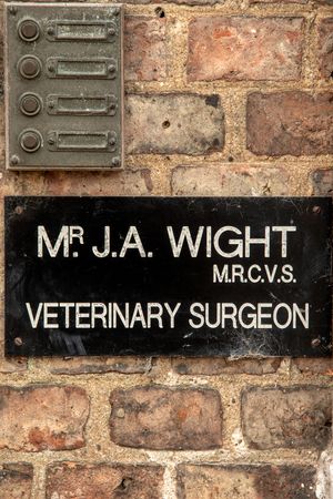 Sign at 23 Kirkgate, Thirsk (2018)