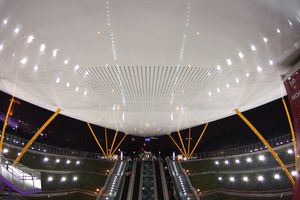 「페이얼」의 액세서리는 중앙공원 역 대지붕 "페이양"을 지탱하는 오렌지색 기둥이다.