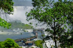 이과수 폭포의 모습