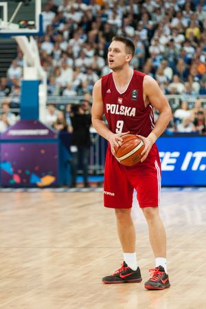 마테우슈 포니트카가 유로바스켓 2017에서 폴란드 대표팀과 함께하고 있다.