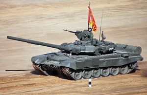 2013년 전차 바이애슬론에 참가한 T-90A 주력 전차
