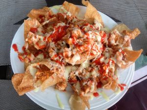 토마토 소스를 곁들인 나초