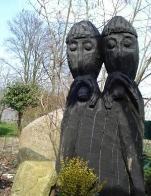 피셔린젤 섬에서 발견된 쌍둥이 조각상 복제품