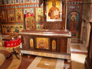 라자르 공의 무덤; 그의 유해는 집회 전 몇 달 동안 세르비아인이 거주하는 지역을 행진했다.