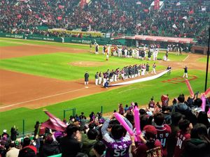 2018 KBO 포스트시즌 플레이오프 5차전이 끝나고 인사하는 선수들