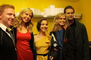 2009년 로스앤젤레스 시사회에 참석한 영화 《왼편 마지막 집》의 출연진