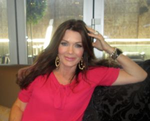 리사 밴더펌프가 2014년 오픈 전야 파티에서 새로운 레스토랑 PUMP에 있는 모습