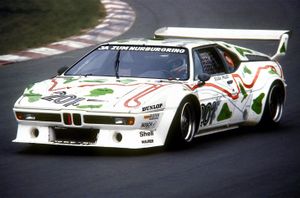 1980년 뉘르부르크링에서 넬슨 피케가 운전하는 BMW M1 프로카