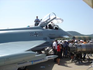 유로파이터 타이푼에 장착된 독일 공군의 IRIS-T 및 미티어 미사일