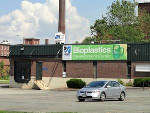 바이오 플라스틱 개발 센터 - 매사추세츠 로웰 대학교