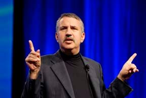 토마스 프리드먼의 The New York Times 기사는 2006년 베이징에서 네빌 마스와의 인터뷰를 통해 도시화의 영향을 탐구한 그의 저서 "The Chinese Dream – a society under construction"에서 "중국몽"이라는 구절을 중국에서 대중화하는 데 기여한 것으로 평가받고 있다.