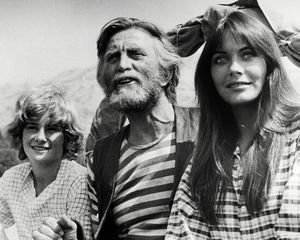 커크 더글러스, 마크 레스터와 함께한 다운, 스칼라와그(1973)