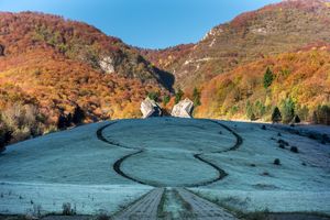 제2차 세계 대전의 전사자와 희생자를 기리는 영웅의 계곡, 텐티슈테