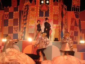 2009년 시드니 마디 그라에서 아레나와 앨리슨 지어